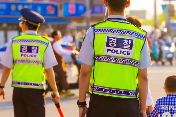 Policía realiza redadas en bolsas de criptomonedas de Corea del Sur