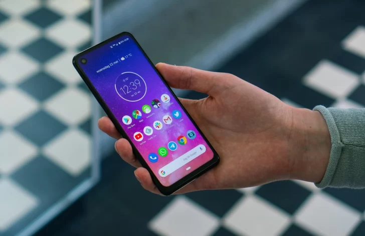 Motorola presentó en República Dominicana su nueva línea de teléfonos