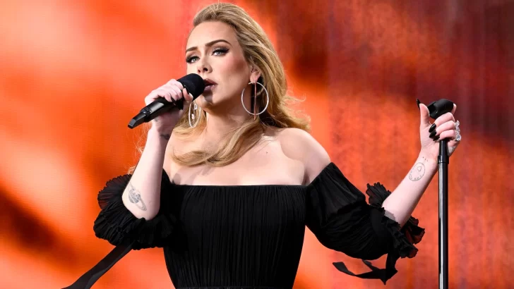 Adele es la Titán Anti-pop más poderosa de la industria musical