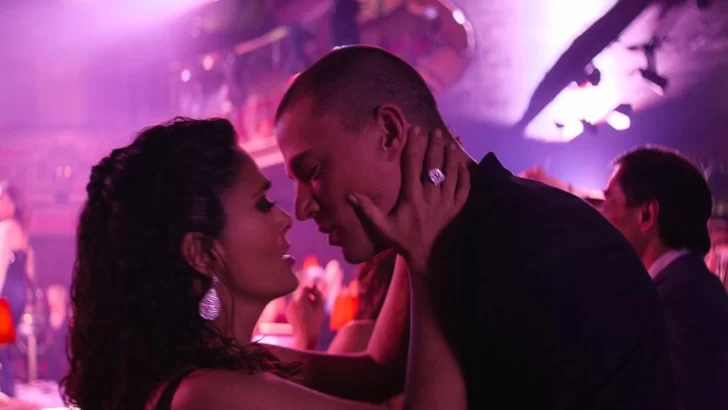 ¡Channing Tatum y Salma Hayek suben la temperatura en Magic Mike: El último baile!