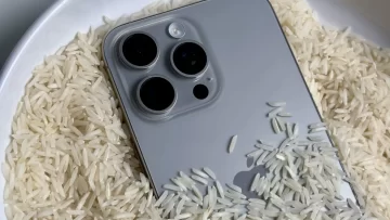 Apple desmiente un mito: por qué es peligroso secar tu iPhone en arroz si se moja
