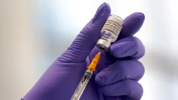 Un hombre se vacunó 217 veces contra el covid-19 y ahora es caso de estudio