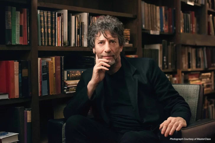 Neil Gaiman acusado de tener relaciones sexuales sin consentimiento