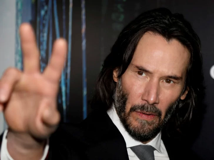 ¿Batman? Keanu Reeves quiere interpretar el papel cuando Robert Pattinson lo deje