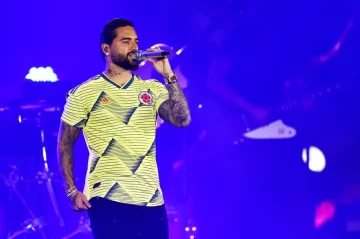 ¡Sin paliativos! Maluma se encima ante críticas por su participación en la canción del mundial