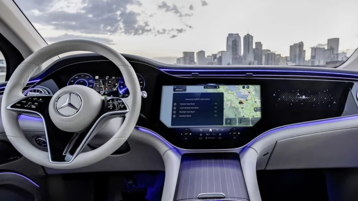 Mercedes-Benz y ChatGPT se unen: ¡tu coche ahora puede conversar contigo!