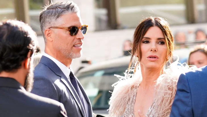 De qué murió Bryan Randall, el novio de Sandra Bullock, a los 57 años