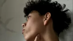 Qué es el Mewing: el trend y reto de TikTok que es furor en 2024