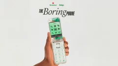 Heineken lanza un nostálgico teléfono móvil transparente: qué es el Boring Phone