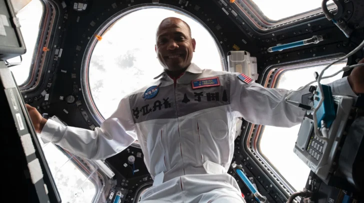 VICTOR-GLOVER2-728x407